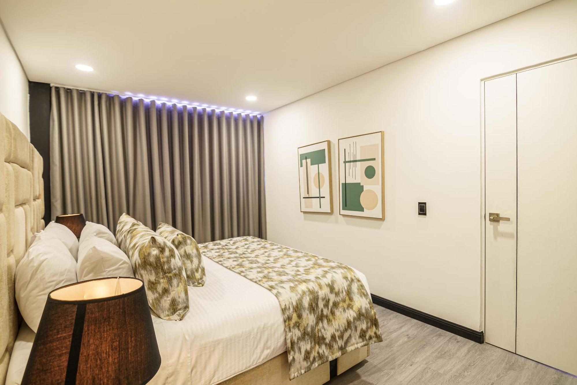 First Class Hotel Medellín Exteriör bild