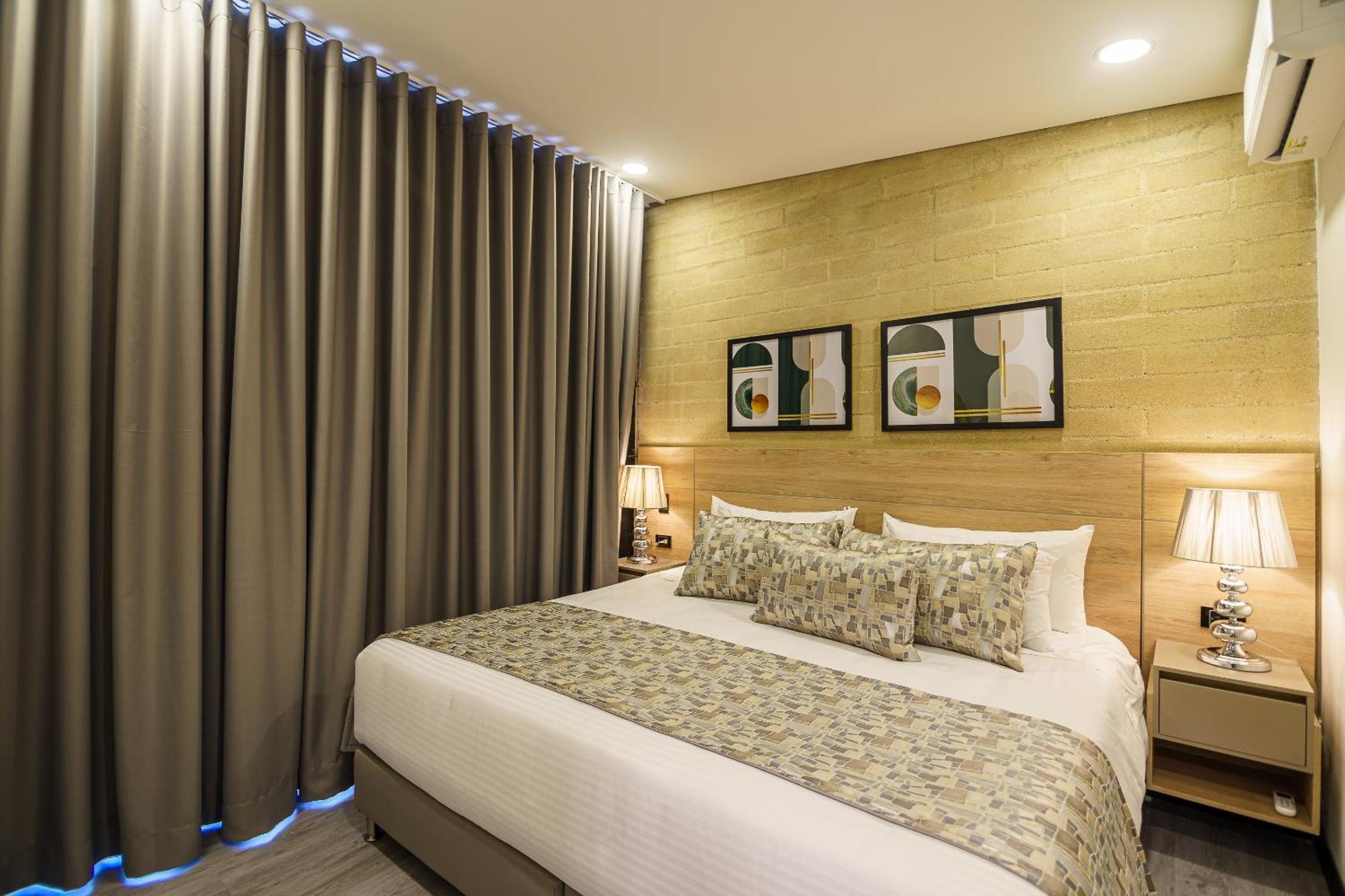 First Class Hotel Medellín Exteriör bild