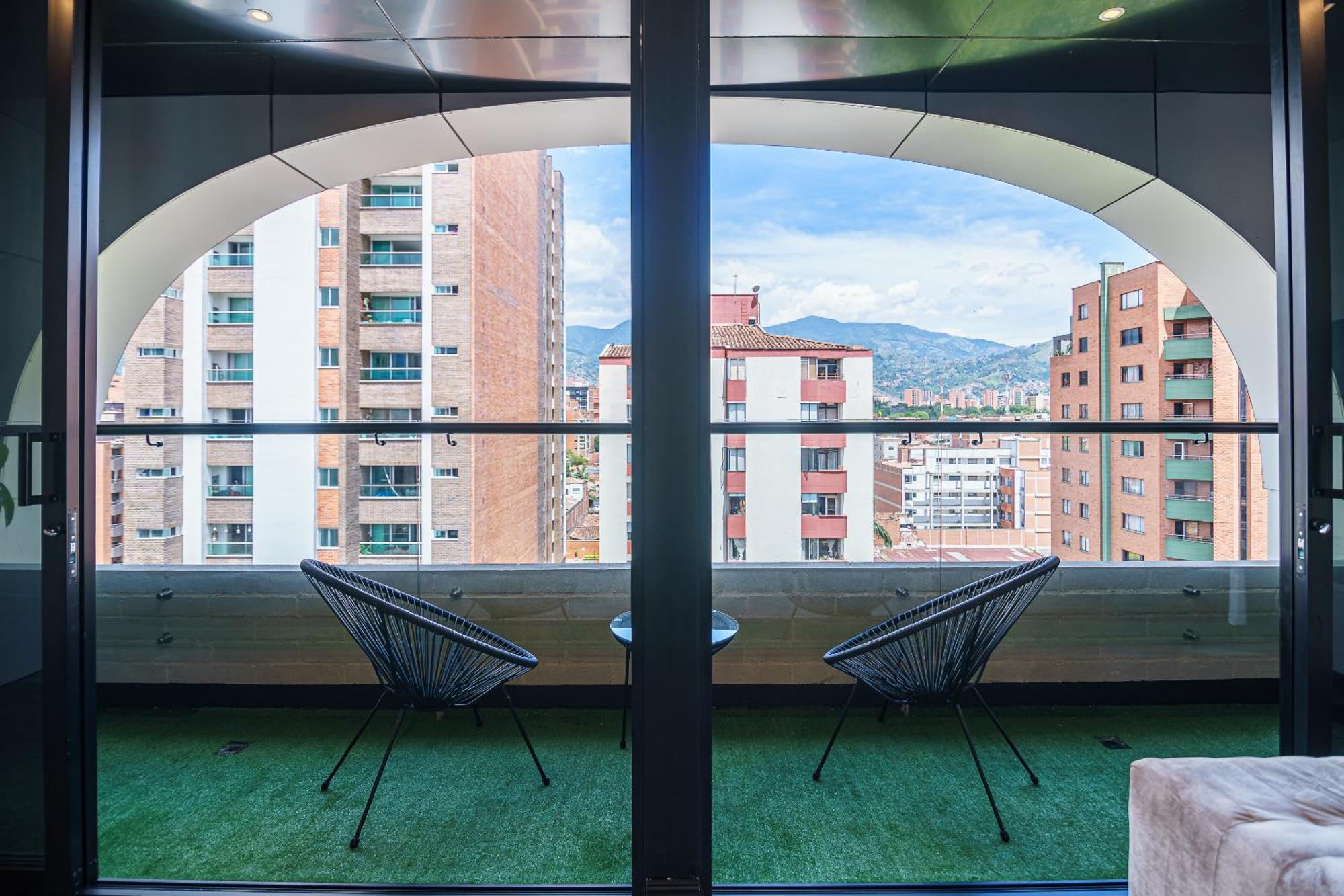 First Class Hotel Medellín Exteriör bild