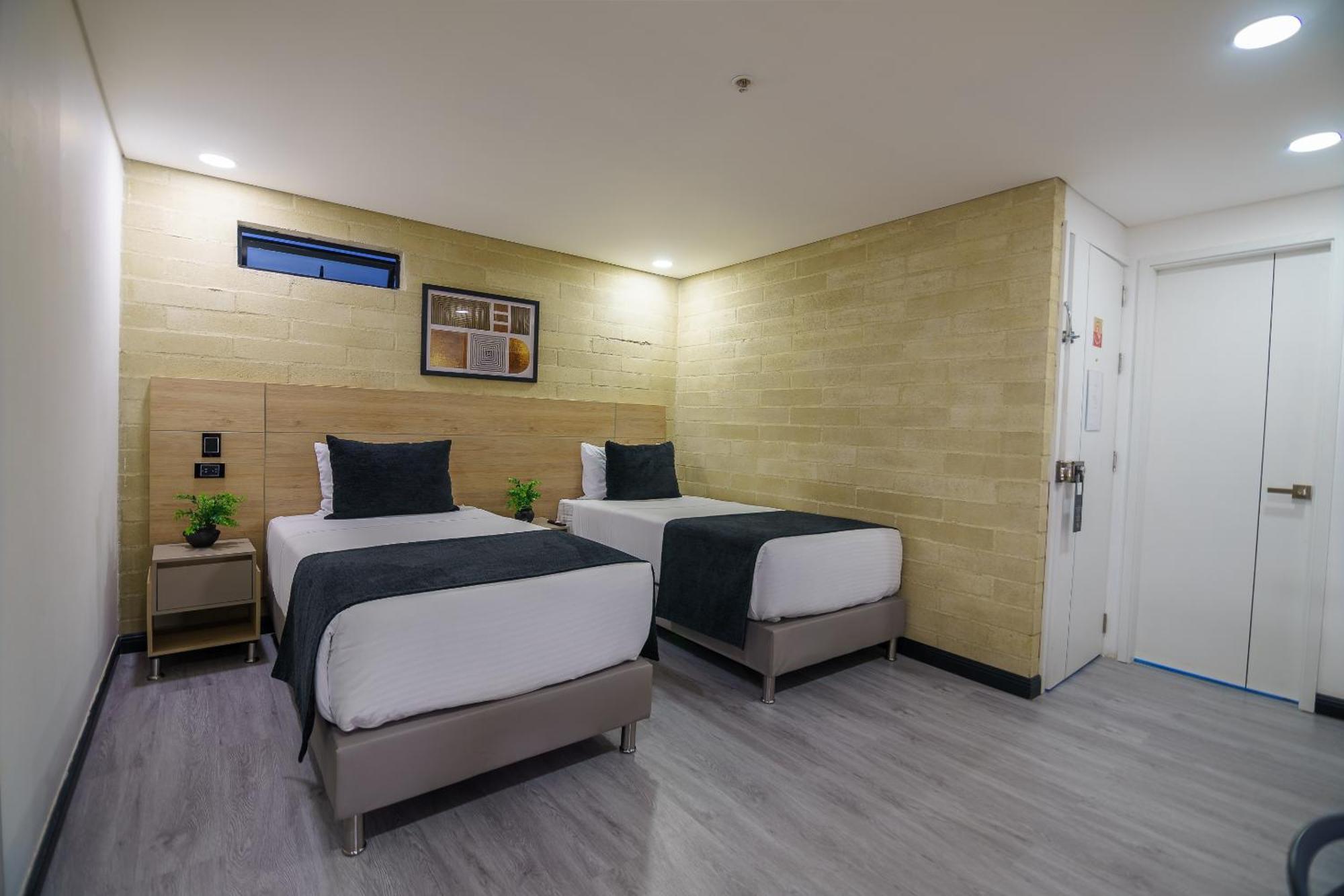 First Class Hotel Medellín Exteriör bild